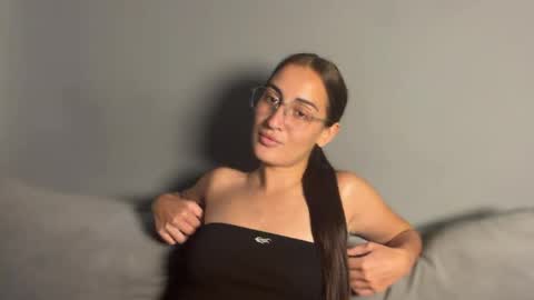 lumaevanya online show from March 31, 11:43 am