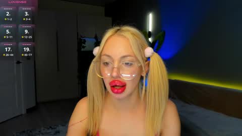 luna_beverly online show from April 1, 12:22 am