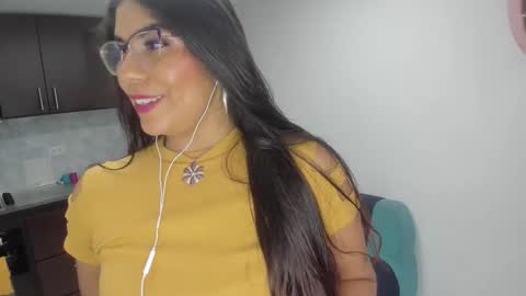 luna  online show from March 5, 11:06 am