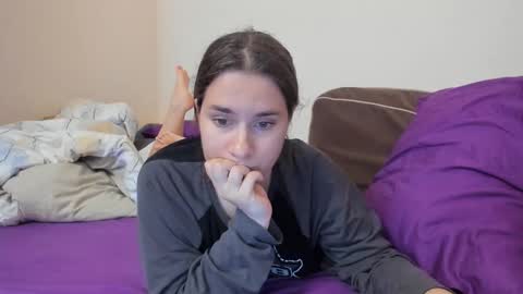 luna_elif online show from November 8, 11:48 am