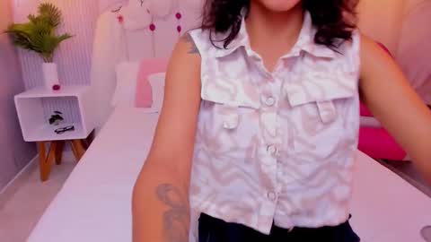 luna_hot_ass online show from September 18, 10:41 pm