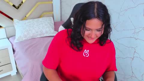 Luna  Jonez  online show from November 26, 2:18 pm