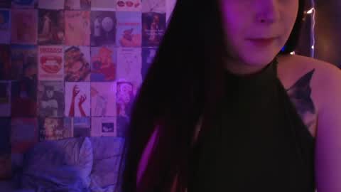 luna_limerence online show from April 13, 10:10 pm