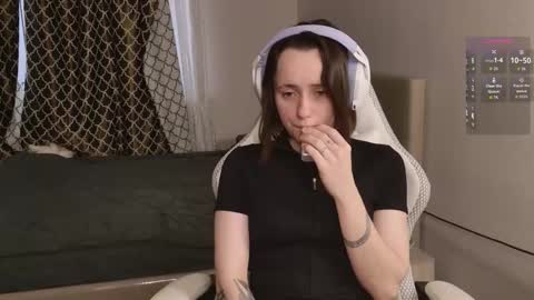 luna_loveeee online show from October 20, 4:15 am