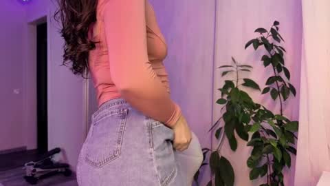 luna_raee online show from June 2, 11:22 am