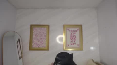 Live 1000pm 600am COLOMBIAN HOUR online show from November 2, 3:10 am