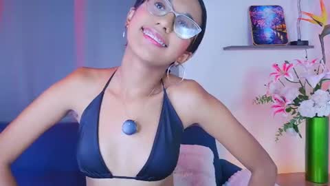 luna_valen online show from July 1, 9:14 pm