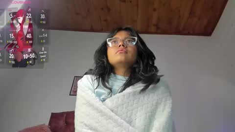 luna_velveth1 online show from March 27, 3:52 am