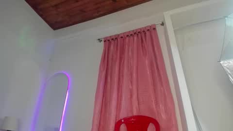 luna_velveth1 online show from February 21, 6:36 am