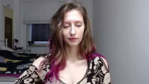 L U N A  online show from November 14, 7:41 am