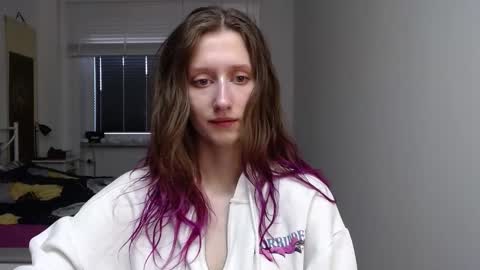 L U N A  online show from November 5, 6:40 am