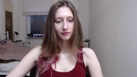 L U N A  online show from December 19, 7:00 am