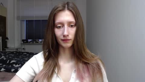 L U N A  online show from February 4, 6:49 am