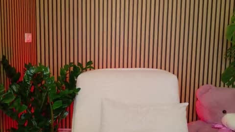 LunaBex online show from November 29, 7:18 pm