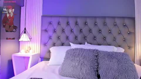 Luna  online show from January 15, 5:30 pm