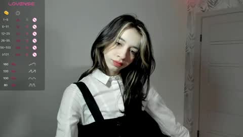 Hello my name is Amanda  online show from April 25, 10:51 am