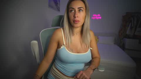 Laura online show from December 4, 10:39 am