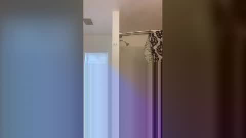 lunamoth00 online show from December 16, 6:14 pm