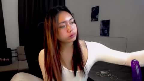 Luna online show from April 23, 6:32 pm