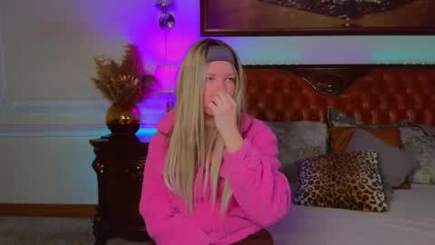 Luna Rishi online show from February 10, 6:27 am