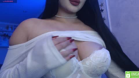 Snapshot of lunarose77 chatting on January 11, 8:10 pm Luna  online show from January 11, 8:10 pm