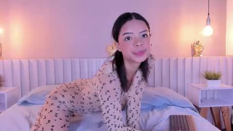 lunna__tylor online show from February 17, 3:39 am