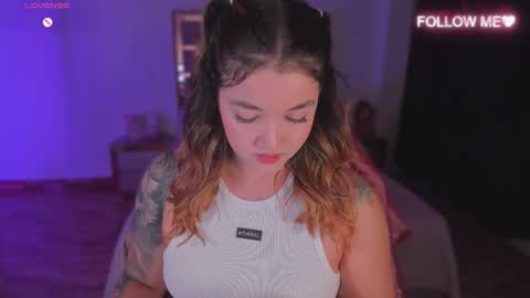 LUNA ROSE online show from November 26, 4:35 am