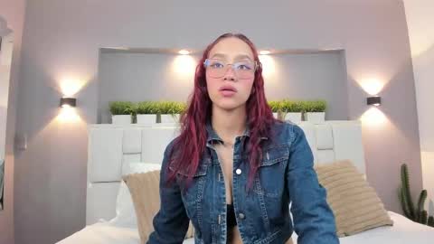 L U N N A online show from October 9, 4:38 am