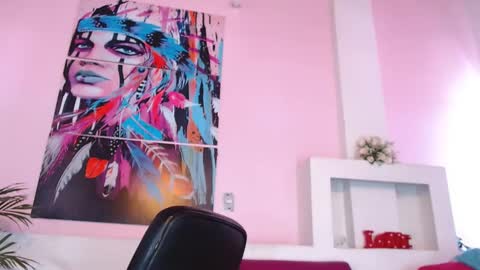 LunoxLili online show from February 19, 4:00 pm