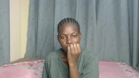 luo_queen online show from November 4, 12:37 am