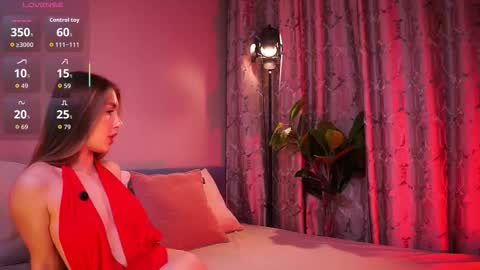 Snapshot of lureofeva chatting on October 10, 9:41 pm Eva online show from October 10, 9:41 pm