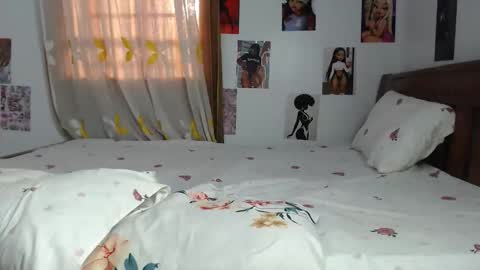 lusty_lana online show from December 4, 4:15 am