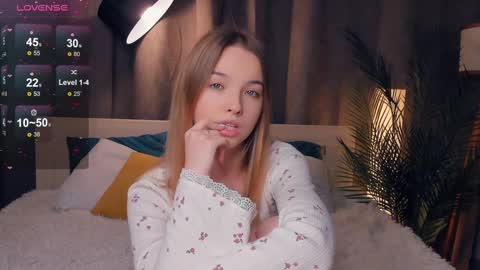 Isabel online show from December 6, 7:11 pm