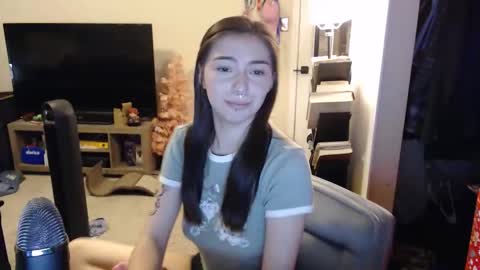 luvrxstarx online show from February 7, 1:42 am