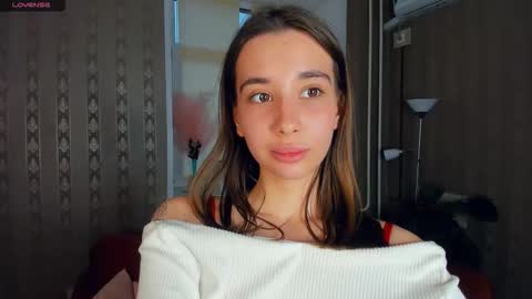 Eliza online show from December 3, 12:18 pm