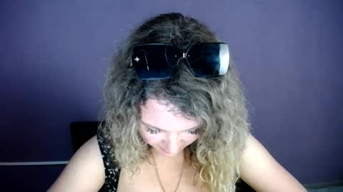 Donna online show from June 22, 1:52 pm
