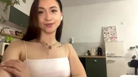 Melissa online show from April 15, 6:30 pm