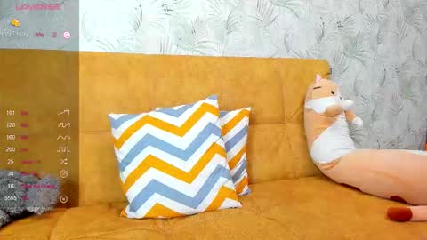 Lucie online show from October 27, 2:45 pm