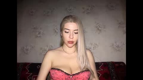 LuxSonyaStar online show from May 10, 8:55 pm