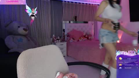 Lyann  online show from February 28, 2:44 am