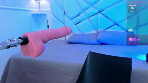 Lyen Rae  online show from March 15, 4:36 am