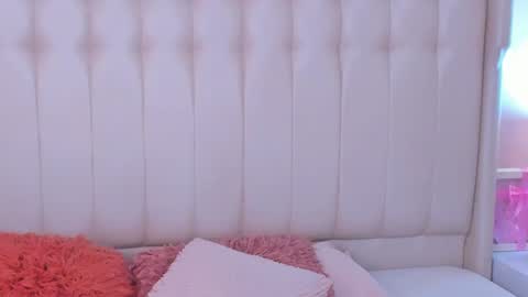 Lyn online show from October 23, 11:16 am