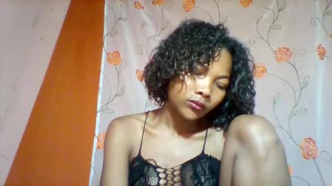 lyndah19 online show from November 25, 12:18 pm