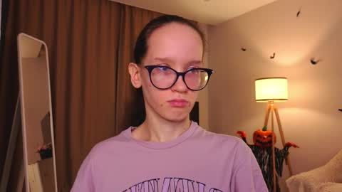 Sara online show from November 29, 4:55 pm