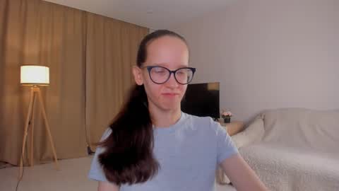 Sara online show from October 15, 4:42 pm