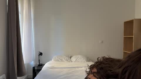  LYNN  online show from April 16, 7:08 am