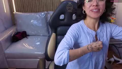 lynn_turner_ online show from February 6, 1:25 pm