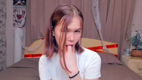 Cozy Lynns room online show from November 20, 8:59 am