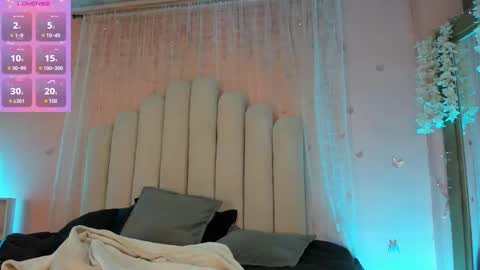 LYRA online show from December 19, 3:21 am