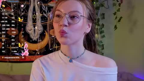 Lyra online show from November 18, 12:11 am